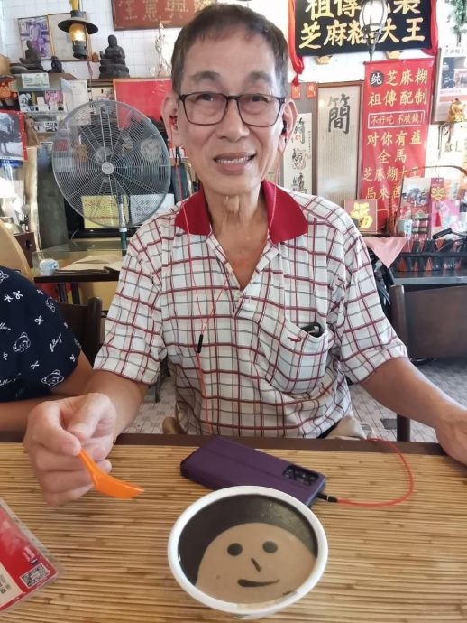 (古城第二版主文)七旬老翁失联两天 家属在路边大沟渠发现遗体