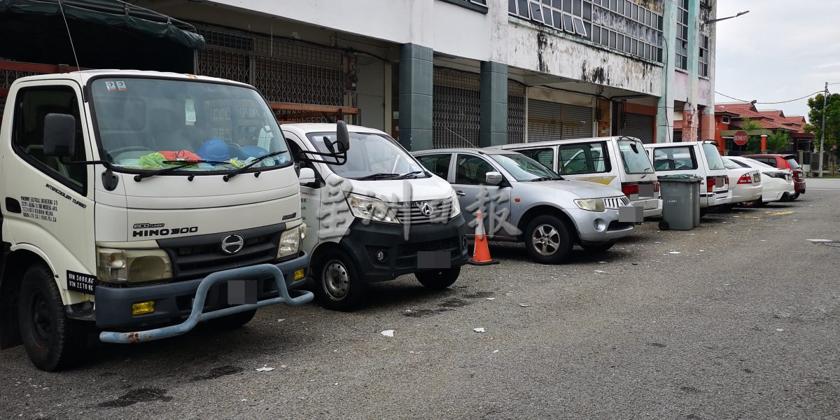 甲政府子公司CMI INFRA工作不包括清理路旁枯叶，工业及商业区枯叶清理工作无人领认