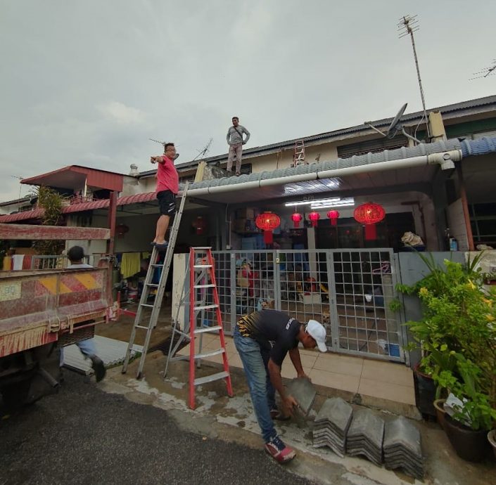 午后一场暴风雨,风灾袭卷亚罗士打北部一带,。