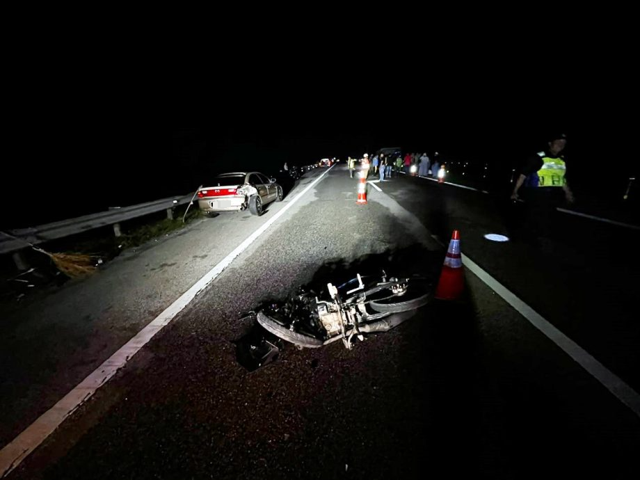 抛锚轿车停紧急车道,19岁摩托车骑士撞车尾身亡!