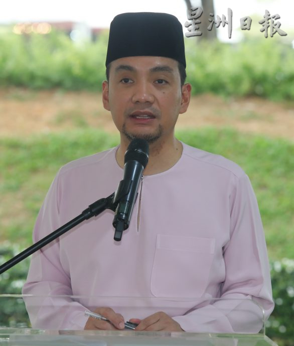 (已签发)柔:
推动经济成长 提升柔美名
大臣:首要解决出入境及道路问题