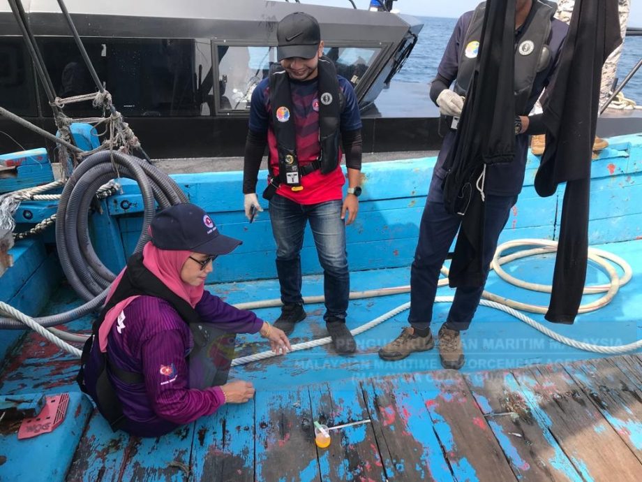 (已签发)柔:海上扫毒突击6渔船1钓船,37岁渔夫涉吸毒被捕