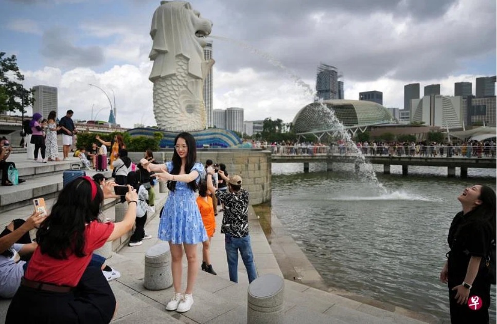 (已签发)柔:狮城二三事:五一长假狮城料迎来中国旅客入境游高峰 业者:为避人潮会推迟赴华团