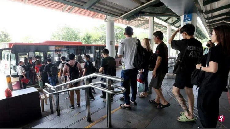 （已签发）柔：狮城二三事：狮城克兰芝地铁站无厕可用 有人“就地解决”