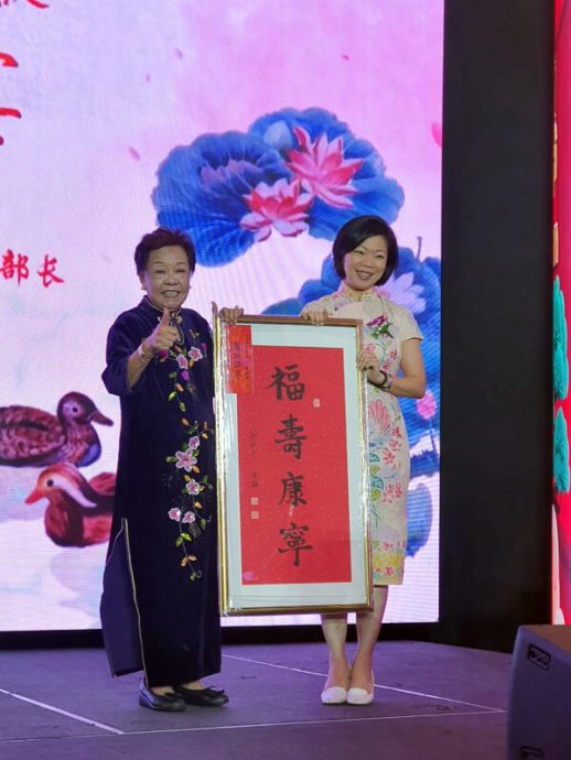 (已签发)柔:狮城二三事:黄马家兰亲办慈善寿宴 28万新元善款全捐出