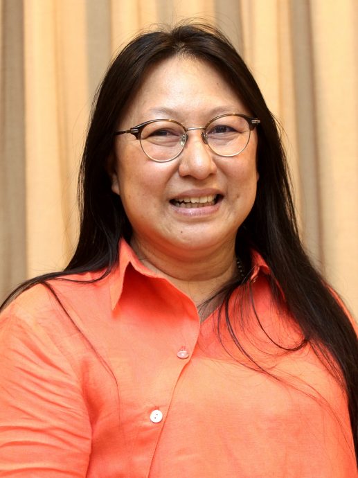 (版头)中国游客来马