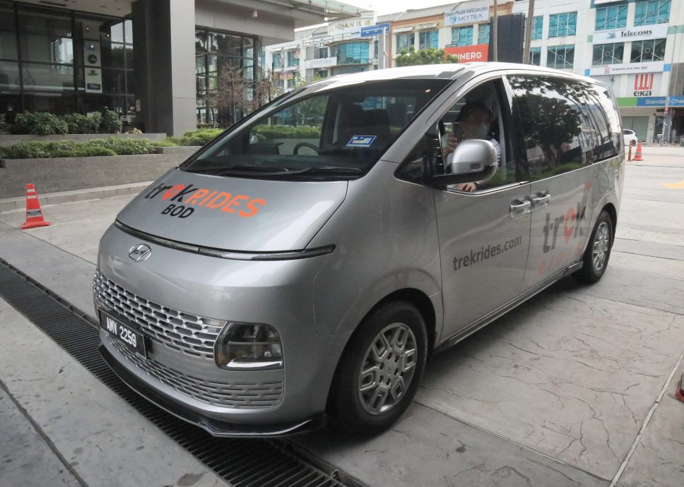 me02主文（大都会）黄思汉试搭电召客货车/6图