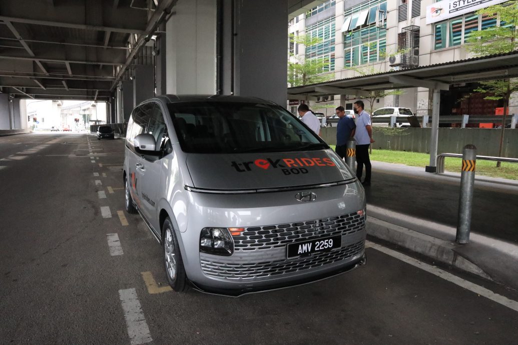me02主文（大都会）黄思汉试搭电召客货车/6图