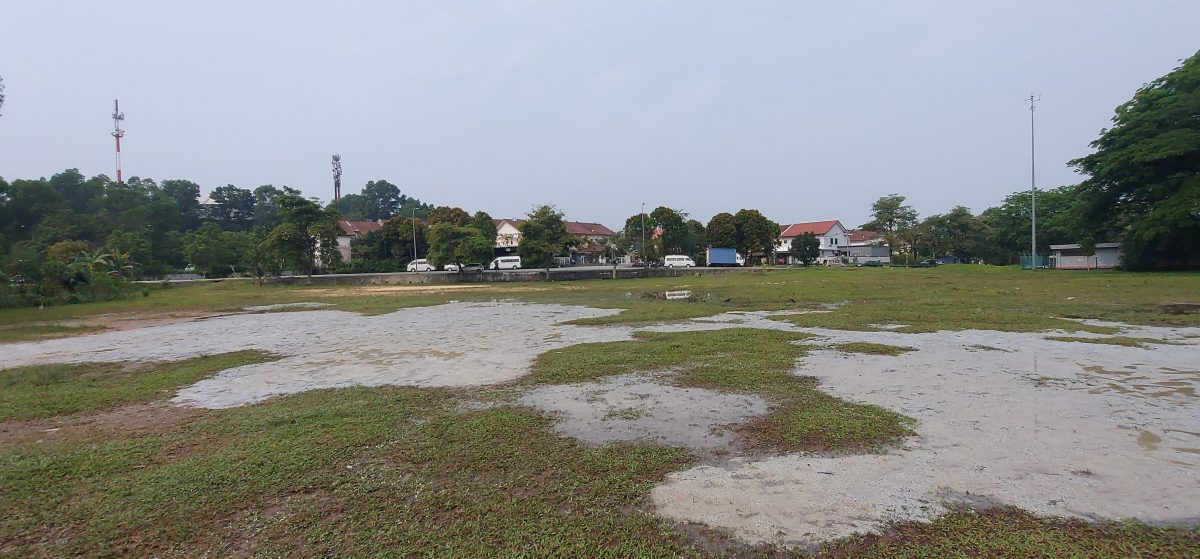 me03主文-大都会/外籍黑人草场踢足球干扰居民,双方矛盾升级/5图