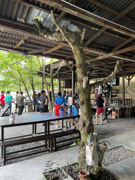 NS主文/武来岸新兴元素不断注入,景区营地餐馆逢周末近爆满