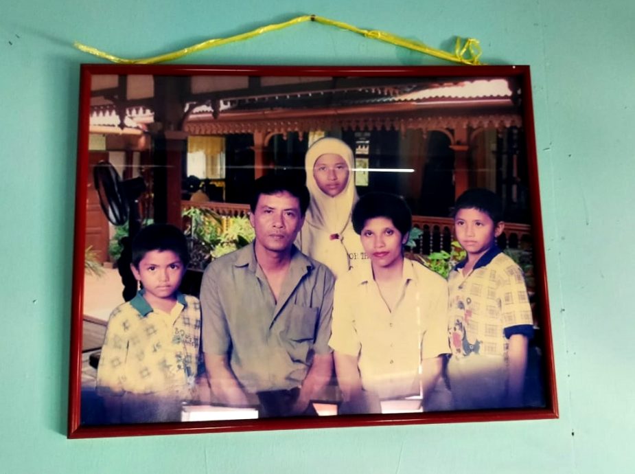 NS朱湖:“一母能养3儿女,3儿却不能赡养一个妈!”独居寡妇痛哭“只能等死”