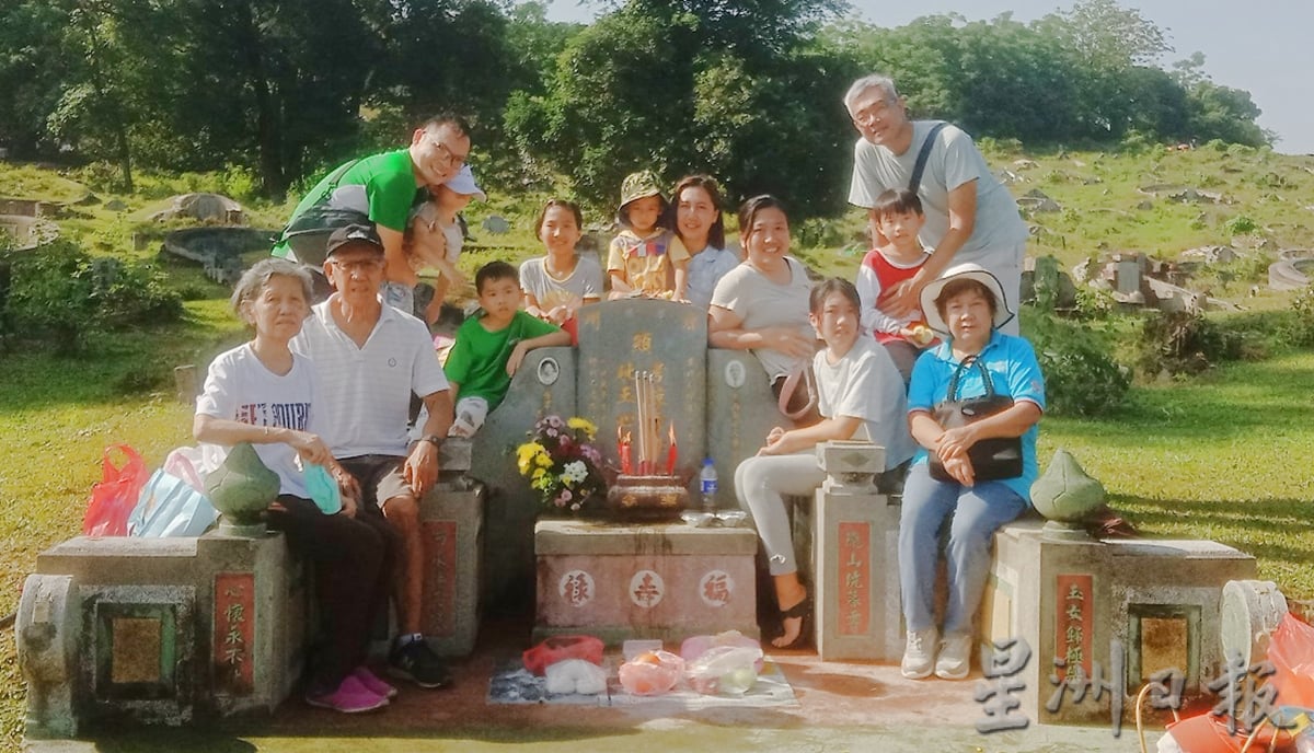 NS淡边:淡边周日终见人潮扫墓