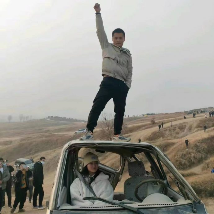 32岁网红擸锯片狠插妻子双眼 懊悔割腕自缢亡