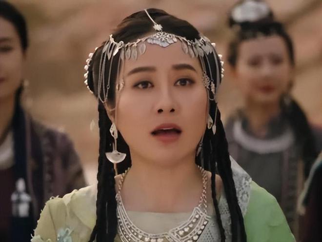 43岁叶璇演18岁少女扁嘴扮可爱 网惊:导演怎么选的