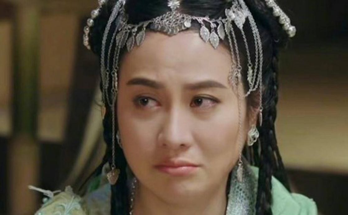 43岁叶璇演18岁少女扁嘴扮可爱 网惊:导演怎么选的