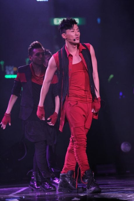 43岁林峰惊现秃头危机  网挺“证明头发是真的”