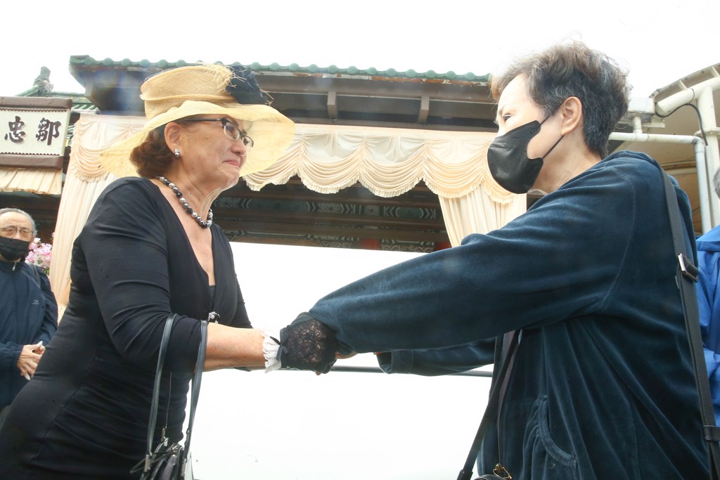 69岁冯宝宝台送别宗华  来不及合作《貂蝉》留憾