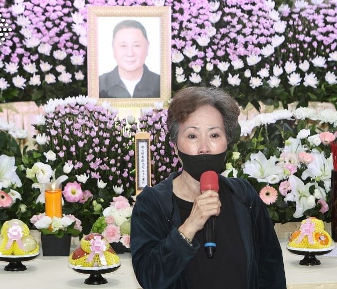 69岁冯宝宝台送别宗华  来不及合作《貂蝉》留憾