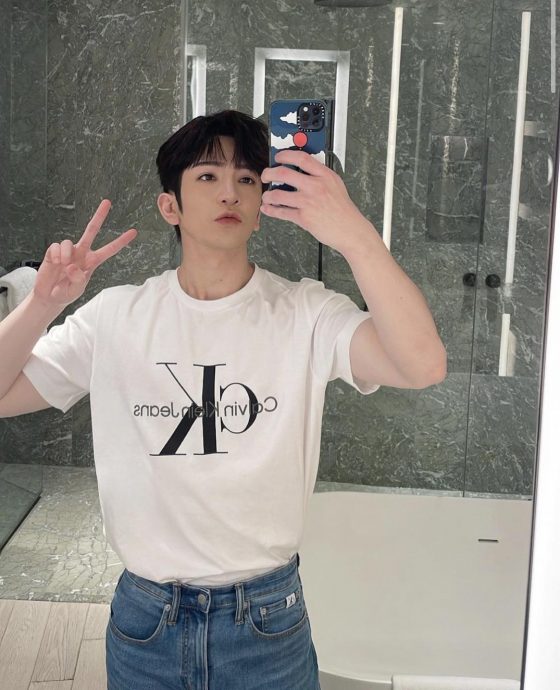 80岁姜糖机场接机  姜涛暖心举动获赞天使