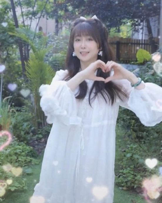 53岁孟庭苇扮嫩贺母亲节 日语歌伴奏遭骂高情商回怼