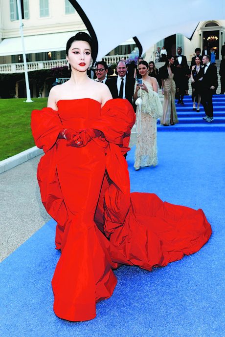 ​康城影展｜里奥纳度签名画像 amFAR拍获552万