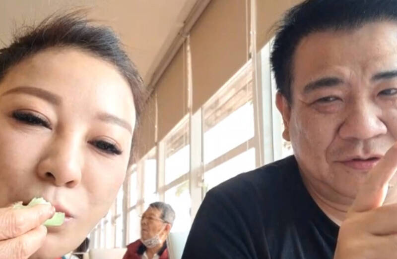 杨绣惠怒谯姓白的嫖妓 白云无辜躺枪发声了
