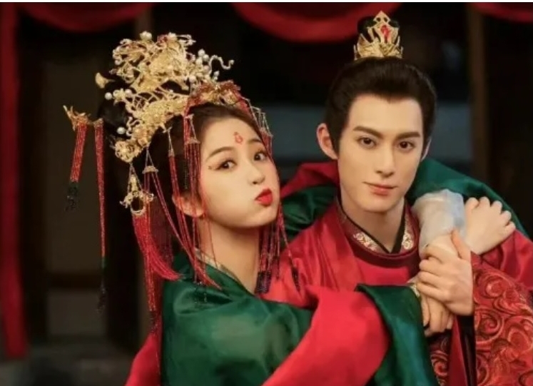 ​杨超越传演技烂新剧被飞  换虞书欣二搭王鹤棣