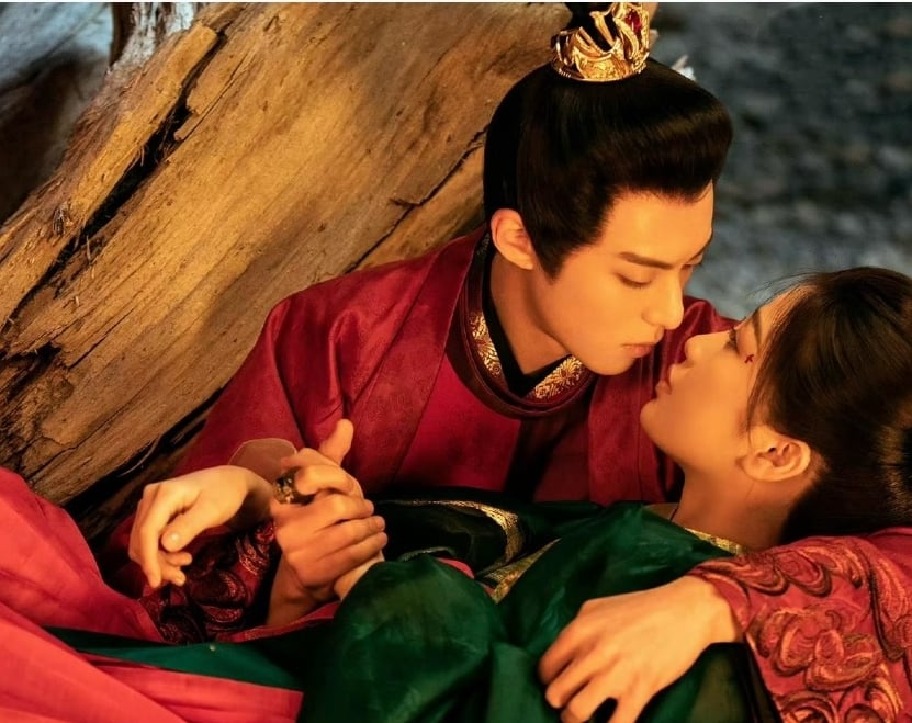 ​杨超越传演技烂新剧被飞  换虞书欣二搭王鹤棣