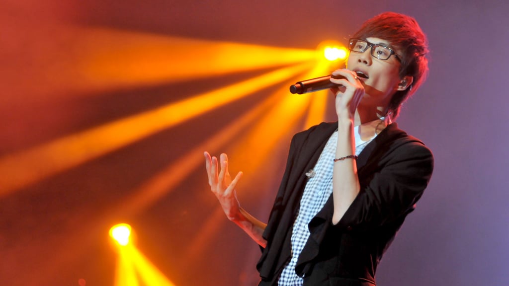 “2字顶流”遭传睡粉选妃 经纪公司怒发声：取证中