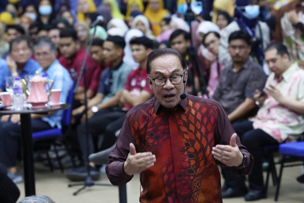 “我年轻时也爱猫王、披头四” 安华:年轻人喜欢K-pop没问题