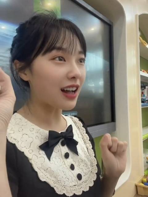 “挖呀挖”正妹老师懒理丑闻 晒1分半新歌旋律网惊:好疗愈