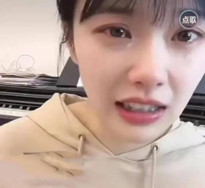 “挖呀挖”黄老师5点声明 “没因走红辞职更没有整容”