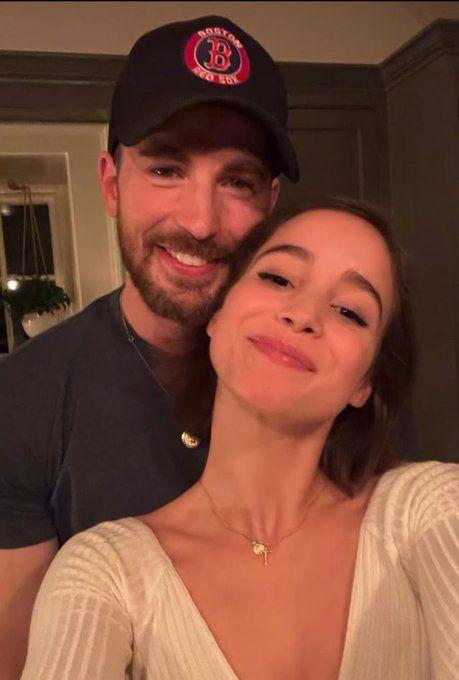 “美国队长”爆婚讯 基斯伊文斯成功求婚25岁女星夏天办婚礼	