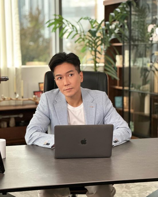 《东张西望》主持遭恶邻多度滋扰 高空掷玻璃碎怒报警