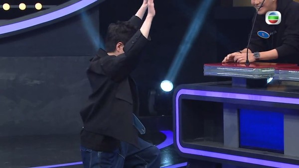 《思家大战》数恩爱夫妻 伍仲衡答王浩信陈自瑶全场惊呆	