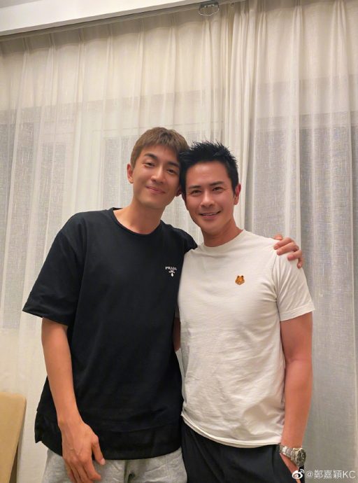 《步步惊心》“八十四”合体 郑嘉颖晒与林更新合照	