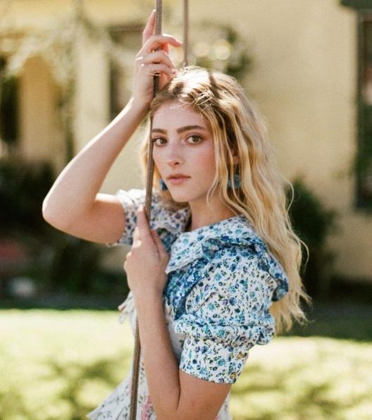 《饥饿游戏》女星遭骇客勒索  怒报警自晒全裸照反击