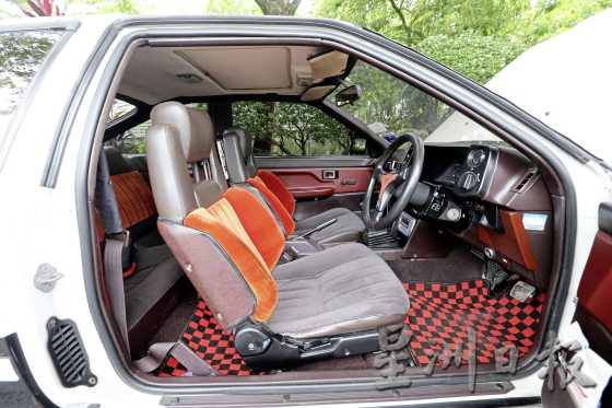 【老车改装记／01】还原一代漂移神车AE86，一场时间与细节的修复旅程