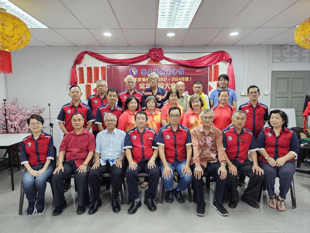 东02:登嘉楼广东会馆会长钟凯因建议会馆与时并进,设立本身的网页,向会员同乡传达会馆的活动讯息外,也推动线上申请程序。