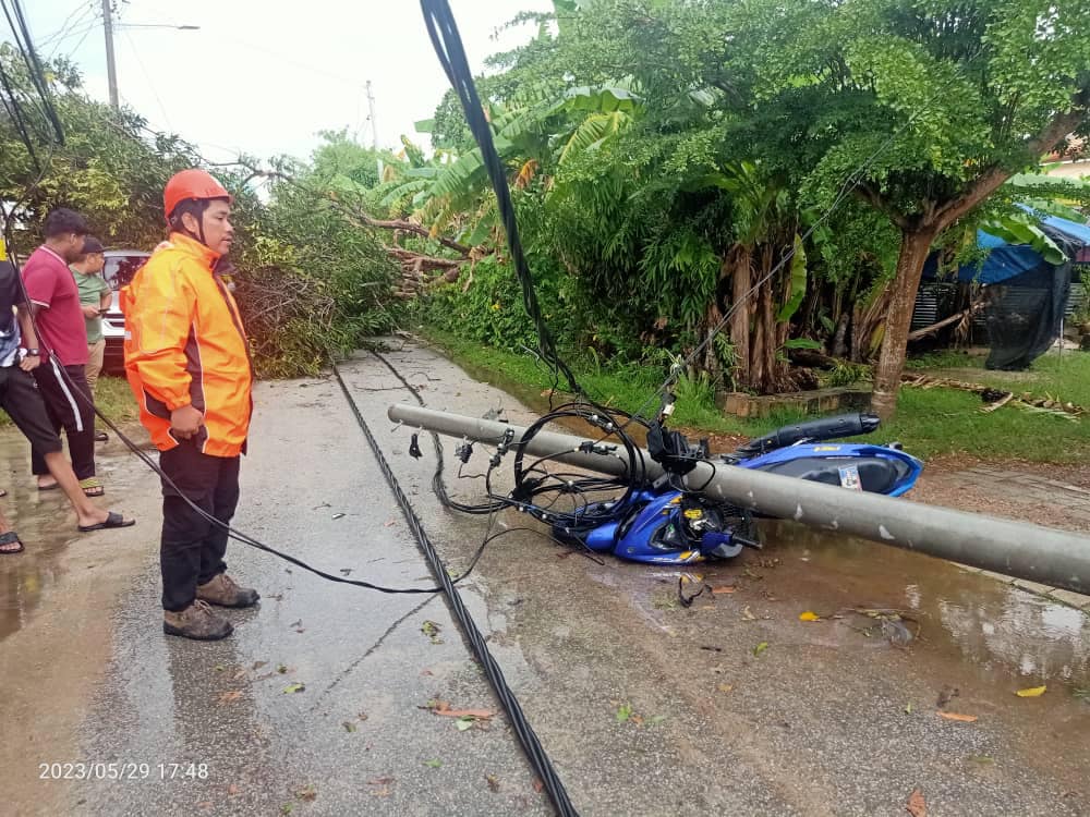 东:哥打峇鲁及道北部份地区昨天下午发生暴风雨