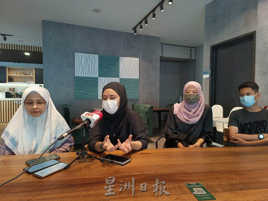 东:位于哥市丹江河畔西列谷的一马公务员房屋计划(PPA1M)于2017年开始动工,至今还无法交屋,购屋公务员今日申诉,自己租的屋子得缴租金,遥遥无期的公寓又得还贷款,苦不堪言。