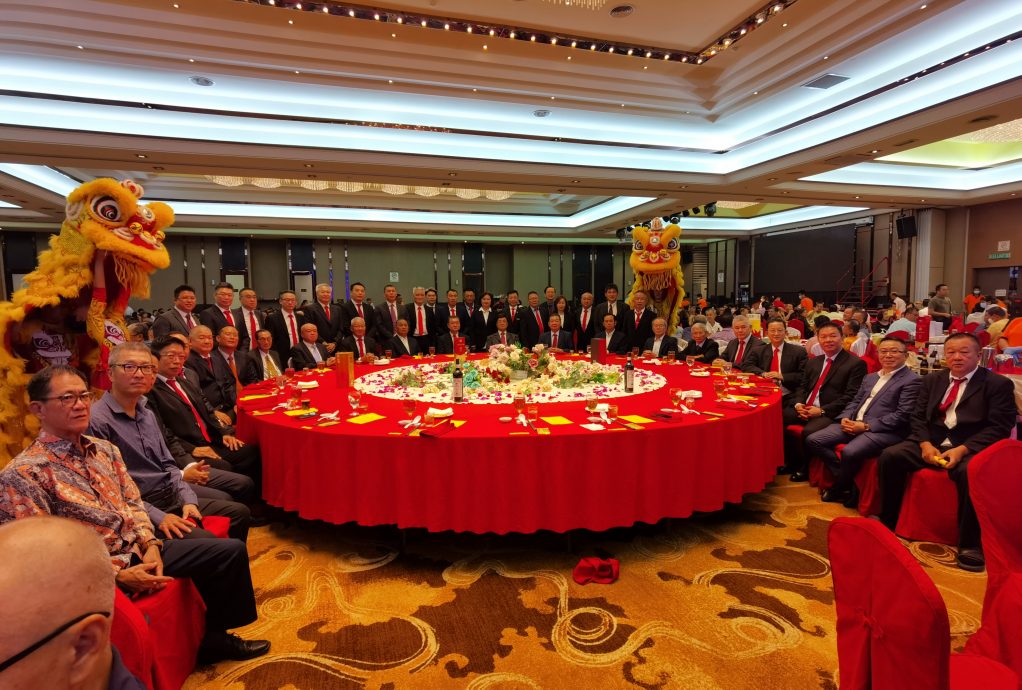 东：关丹中华总商会第73届理事会宣誓就职暨2023劳动节晚宴