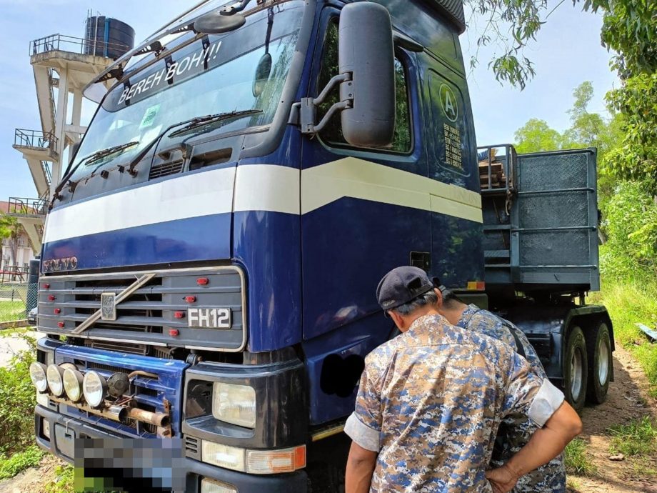 东：关丹市政厅：重型车辆严禁进入及停放住宅区，至今已发出93张罚单与警告。