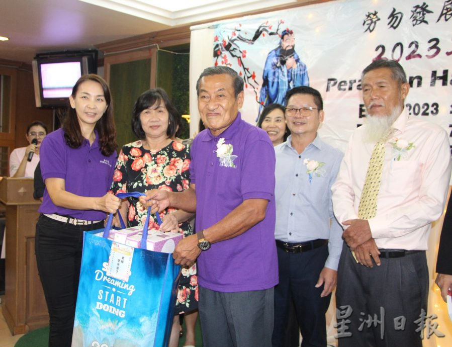 卢宇廷说,华文师训课程严重面对申请人数不足问题