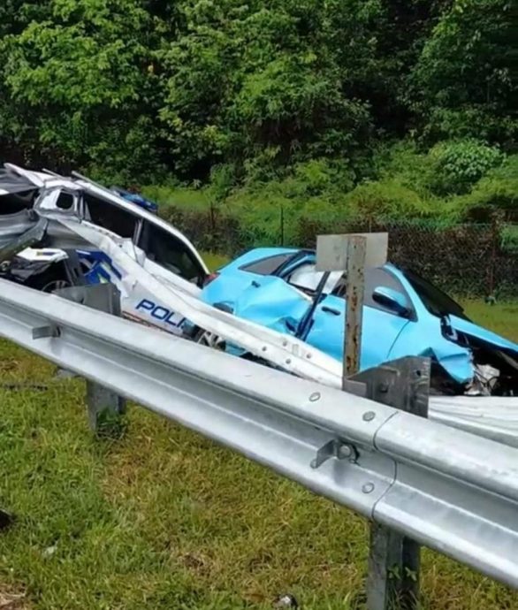东:宝马撞警车