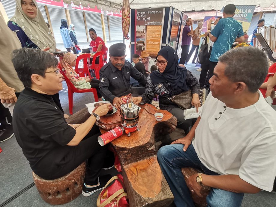 东:梁耀雯:即使少数族群也应互相尊重