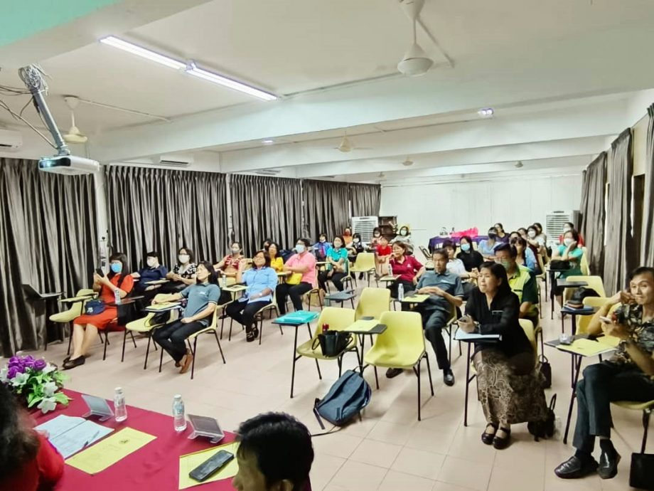 东:淡属百乐县教师公会会员大会