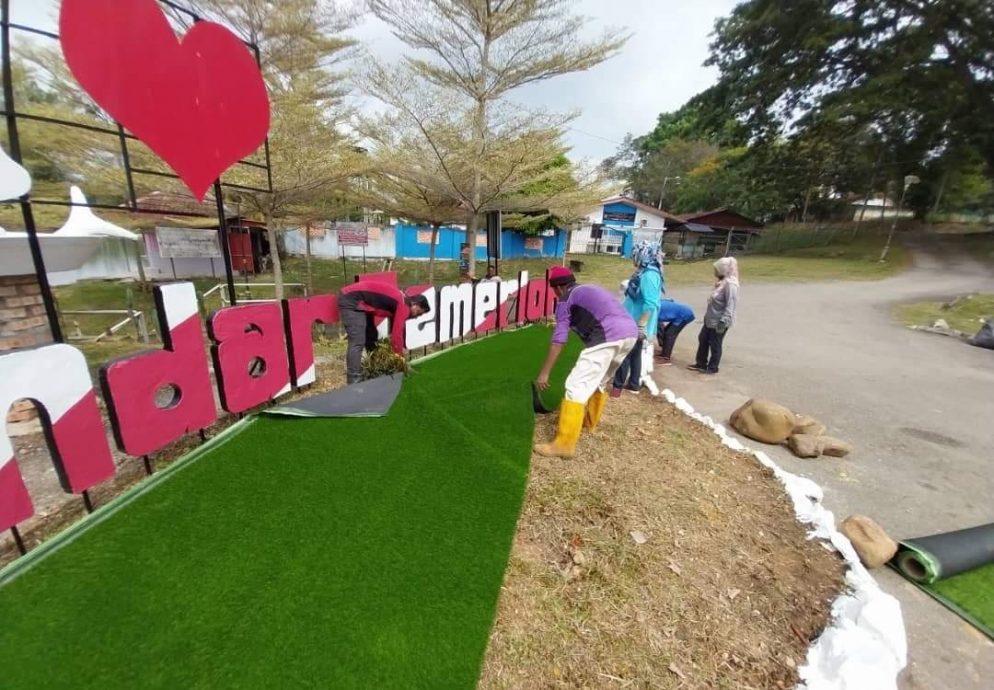 东:淡马鲁市区花园进行美化和布置工作,增添淡马鲁市优美