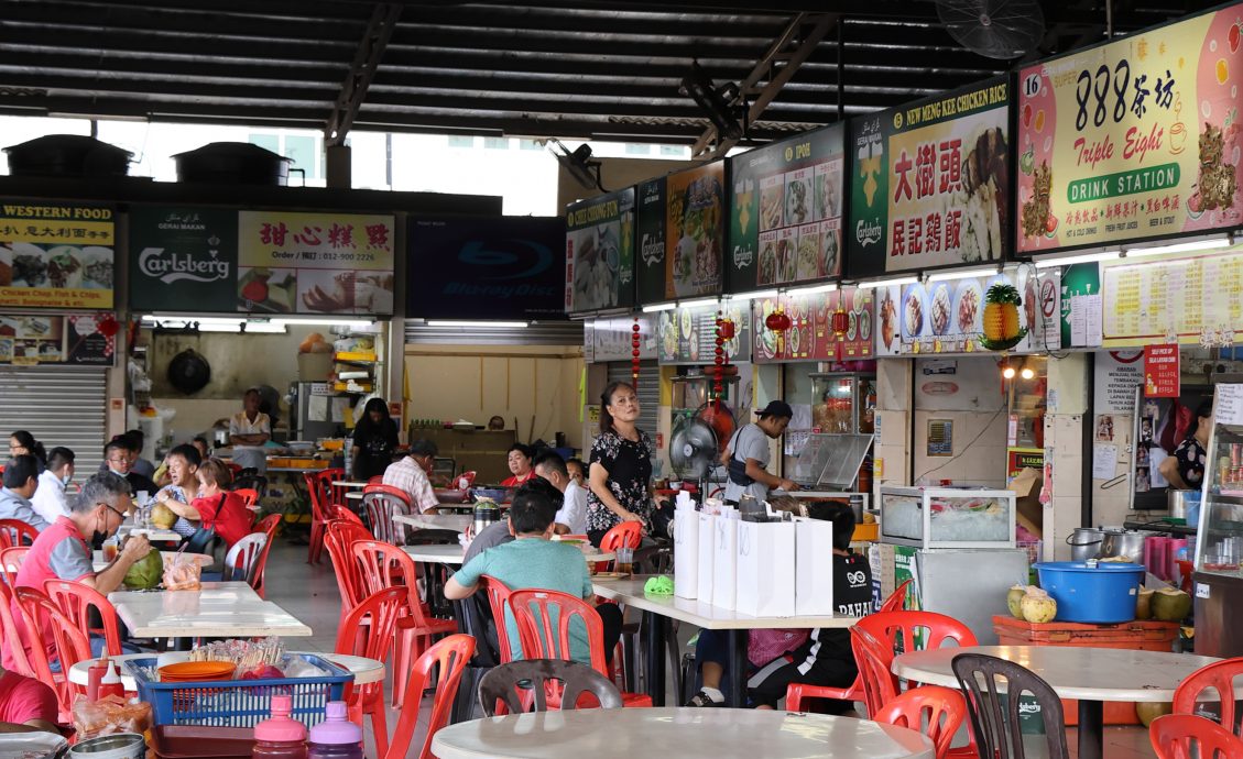 东:白米酝酿涨价,食肆业者百上加斤。