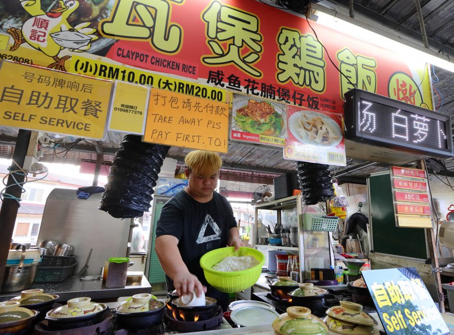 东:白米酝酿涨价,食肆业者百上加斤。